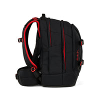 Satch Pack Schulrucksack Fire Phantom 30 Liter schwarz rot – Schulranzen & Rucksack bei Colour & More (Seitenansicht)